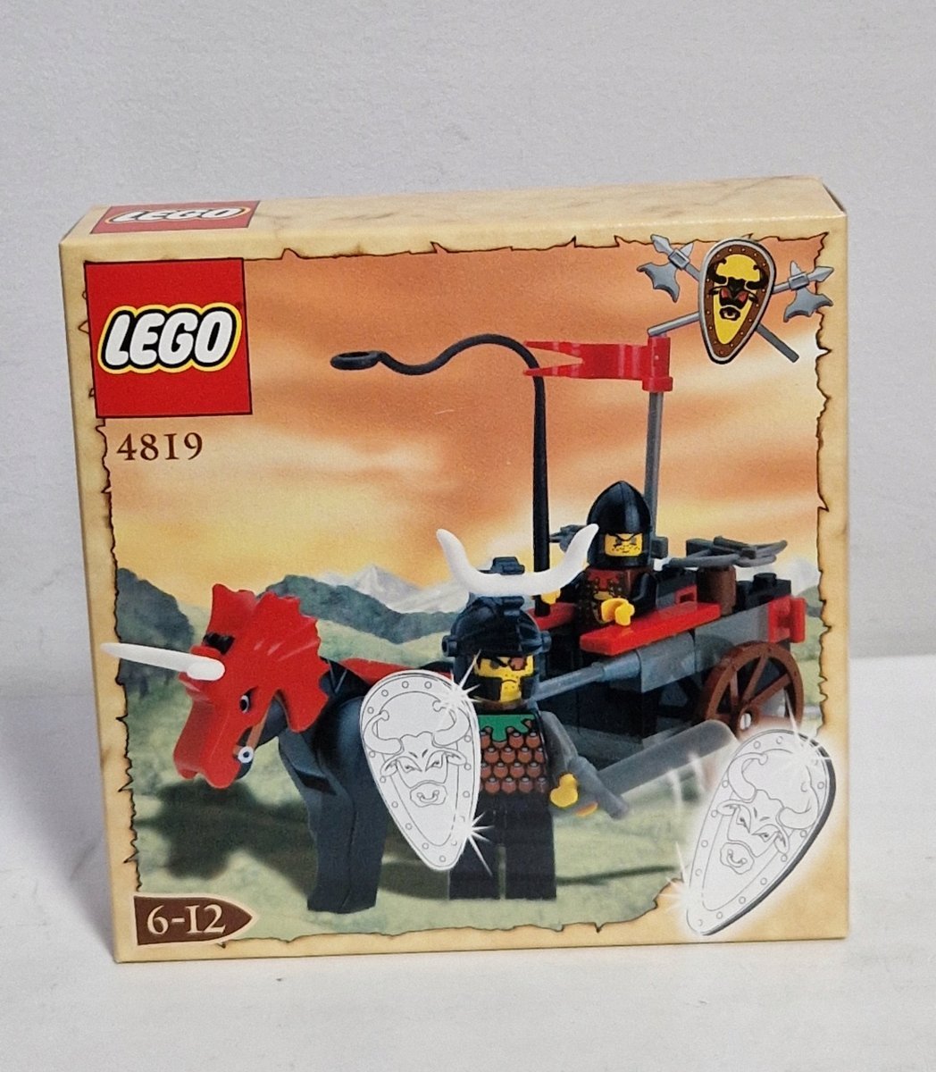 LEGO 4819 Bull's Attack Wagon Castle
