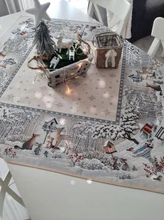 Obrus ze zwierzętami leśnymi 100x100 cm 854 gobelinowy świąteczny - Obrusy i serwetki - miniaturka - grafika 1