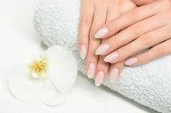Czasopisma - Manicure klasyczny w Szczecinie - miniaturka - grafika 1