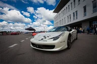 Czasopisma - Jazda Ferrari F458 Italia - miniaturka - grafika 1