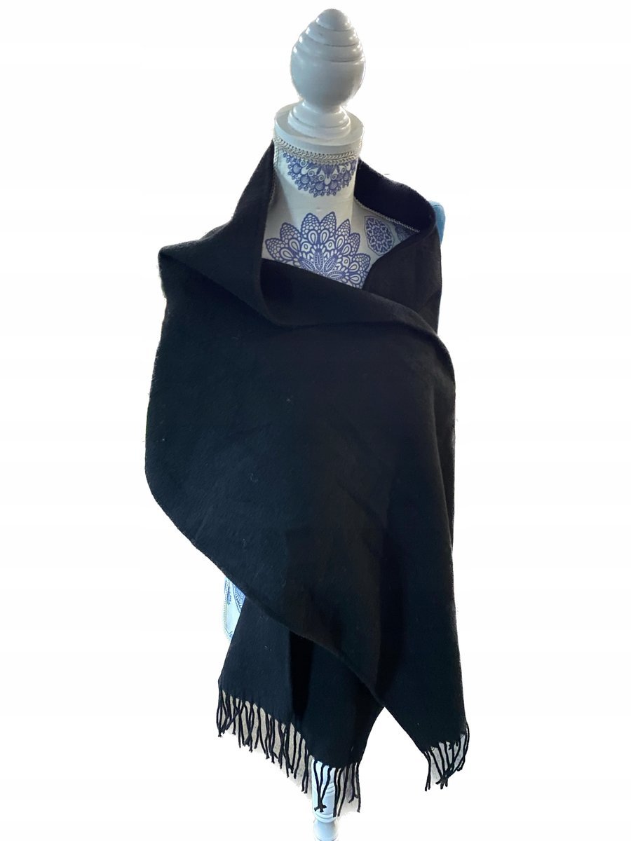 Szalik damski TOPSHOP kolor czarny wym. 185x42