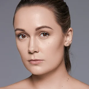PÜR PÜR 4-in-1 Pressed Mineral Makeup SPF15 prasowany puder mineralny 4 w 1 - Linen MN3 - Pudry do twarzy - miniaturka - grafika 1