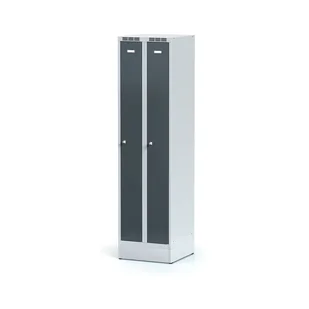 Alfa 3 Metalowa szafka ubraniowa, wąska, na cokole, antracytowe drzwi, zamek cylindryczny 1261556 - Szafki BHP - miniaturka - grafika 1