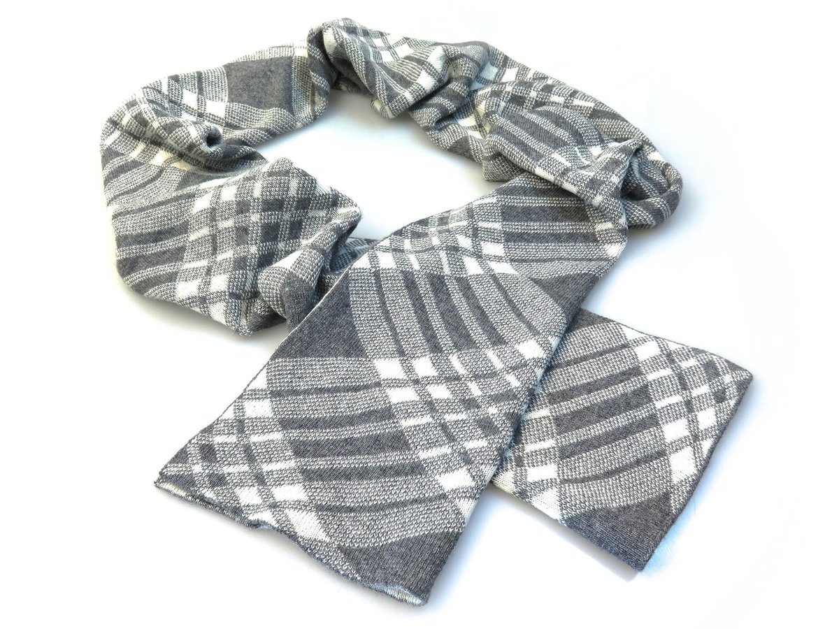 Wełniany szary szalik męski w kratę z domieszką kaszmiru W1