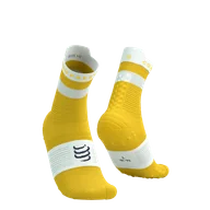 Skarpetki sportowe męskie - COMPRESSPORT Skarpetki do biegania wysokie PRORACING SOCKS V4 RUN HIGH lemon/white - miniaturka - grafika 1