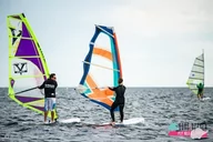 Vouchery - SurfSzkola przy molo w Jastarni Kurs Windsurfingu "DOBRY POCZĄTEK" | Jastarnia - miniaturka - grafika 1