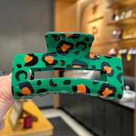 Ozdoby do włosów - TEMU Duży dodatek do włosów z zielonym, retro designem na Dzień Świętego Patryka, w zestawie prostokątna, antypoślizgowa spinka do kucyka - miniaturka - grafika 1