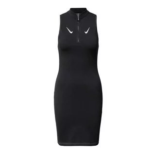 Sukienki - Sukienka mini o kroju slim fit z nadrukami z logo - Nike - grafika 1