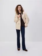 Kurtki damskie - Reserved - Jeansowa kurtka z kontrastowym kołnierzykiem - złamana biel - miniaturka - grafika 1