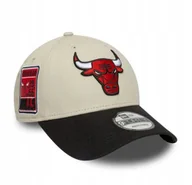 Czapki i chusty sportowe męskie - Czapka z daszkiem New Era Chicago Bulls Chicago Bulls beżowy r.uniwersalny - miniaturka - grafika 1
