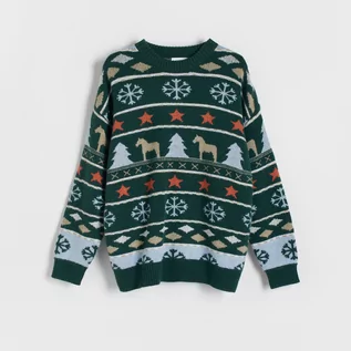 Swetry męskie - Reserved - Sweter ze świątecznym motywem - Khaki - grafika 1