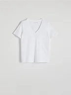 Koszulki i topy damskie - Reserved - T-shirt regular z dekoltem V - biały - miniaturka - grafika 1