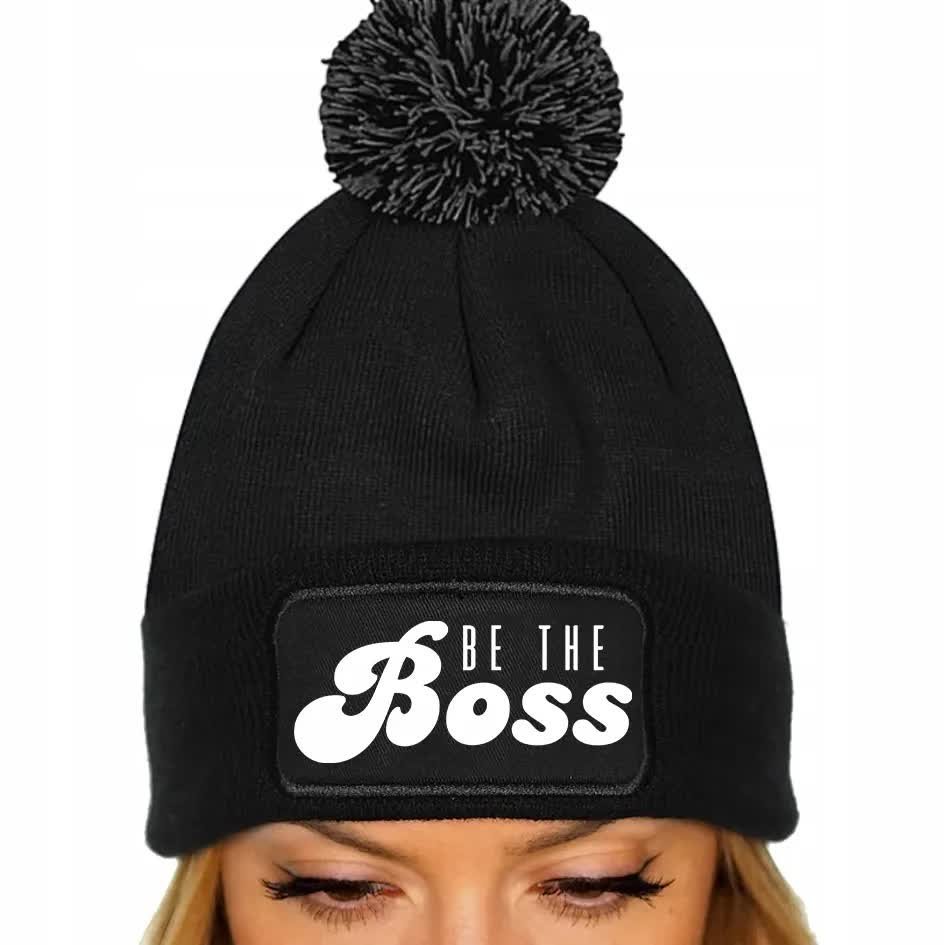 CZAPKA POMPON Bawełniana ZIMOWA CZARNA Motywacyjne BE THE BOSS Wzory