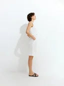 Spodenki damskie - Reserved - Szorty bermudy z wiskozą - złamana biel - miniaturka - grafika 1