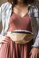 Nerki - Beżowa nerka damska z patchworkową klapą - miniaturka - grafika 1