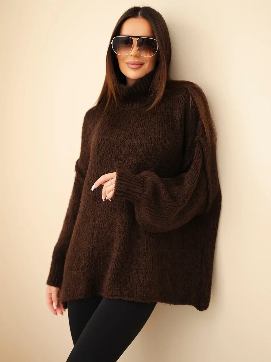 Sweter damski oversize z dodatkiem wełny z golfem i szerokimi rękawami brązowy