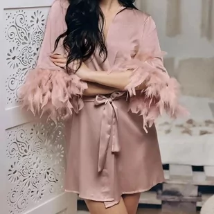 Satynowy szlafrok z odpinanymi piórkami - Szlafroki damskie - miniaturka - grafika 1