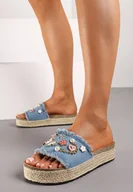 Klapki i japonki damskie - Jasnoniebieskie Klapki z Wkładką z Ekozamszu na Podeszwie z Plecionki Ozdobione Aplikacjami Nariana - miniaturka - grafika 1