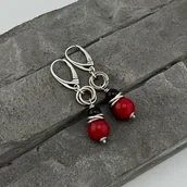 Kolczyki - Koral i onyks zaplecione - miniaturka - grafika 1