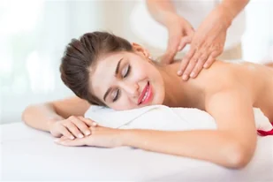 Masaż relaksacyjny apetycznym masłem w Klinice Anna Pikura - Czasopisma - miniaturka - grafika 1