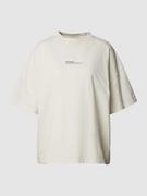 Koszulki i topy damskie - T-shirt o kroju oversized z nadrukiem z logo model ‘NAVISK’ - miniaturka - grafika 1