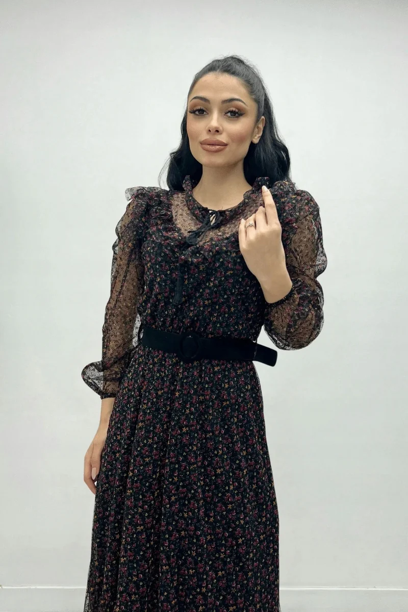 CZARNA SUKIENKA MIDI W KWIATY Z FALBANĄ I WIĄZANIEM 36 5IA
