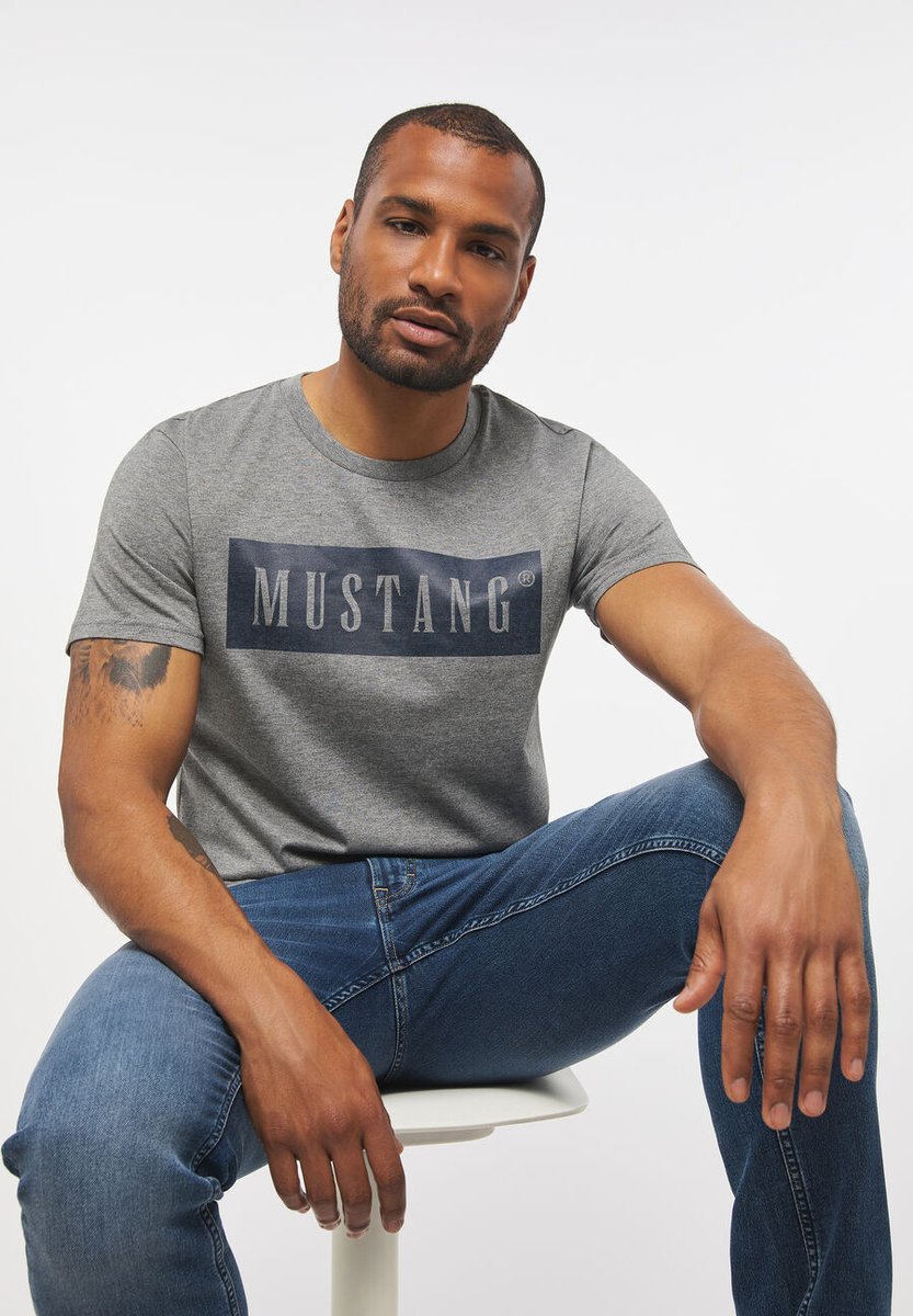 Mustang Style Alex C Logo Tee Męski T-Shirt Koszulka Mid Grey Melange 1013223 4140-S