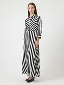 Sukienki - YAS Sukienka w kolorze biało-czarnym - miniaturka - grafika 1