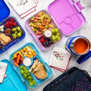 Średnia śniadaniówka / lunchbox Yumbox Panino - power pink/rainbow tray - Lunch boxy - miniaturka - grafika 8