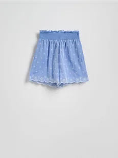 Reserved - Bawełniane szorty z ażurowym haftem - jasnoniebieski - Spodenki damskie - miniaturka - grafika 1
