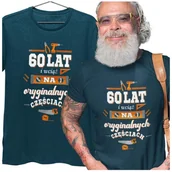 Gadżety dla niej i dla niego - Koszulka na urodziny prezent 60 lat na sześćdziesiątkę 60 lat i wciąż na oryginalnych częściach DTF - miniaturka - grafika 1