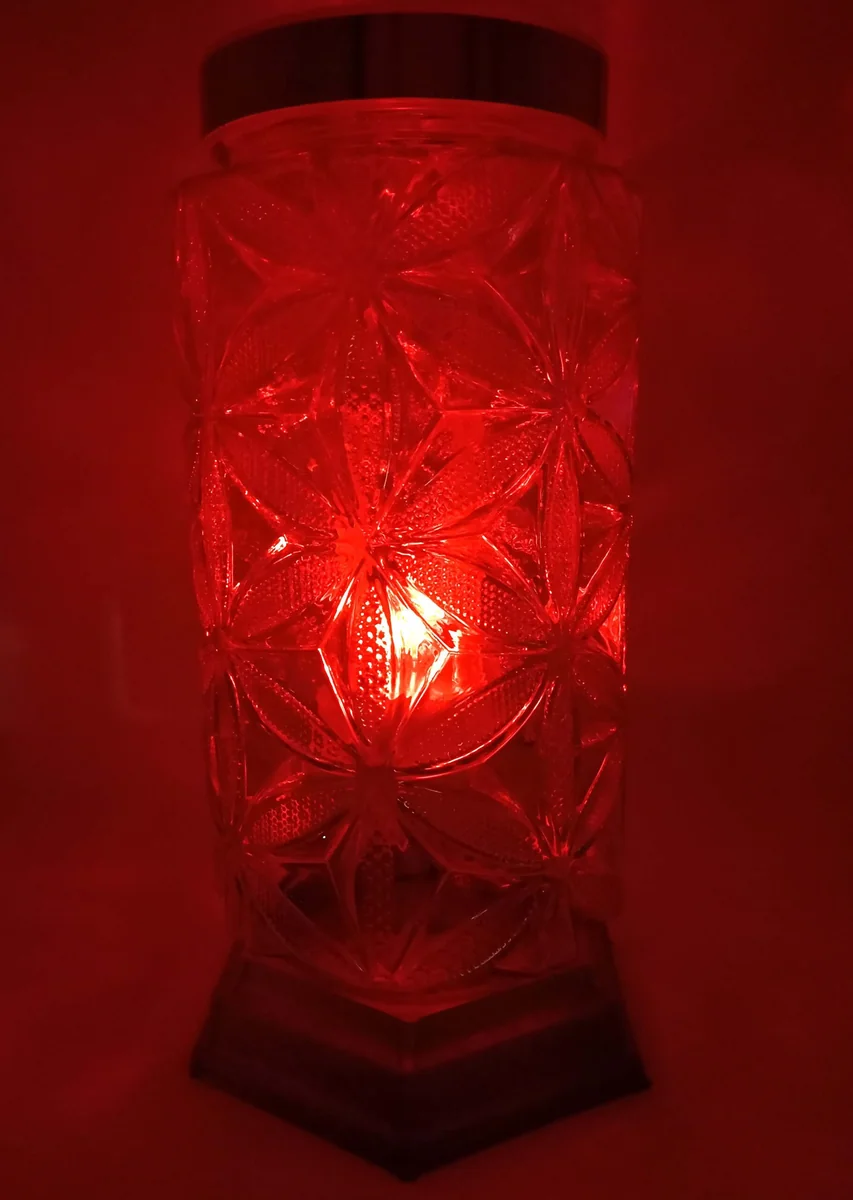 Znicz solarny kwiat srebrny - czerwona lampka