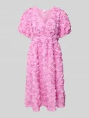 Sukienki - Sukienka midi z fakturowanym wzorem model ‘ROSIVA’ - miniaturka - grafika 1