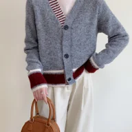 Swetry damskie - TEMU Kardigan Damski z Dekoltem w Serek - Miękka Sweterowa Kurtka na Guziki, Elegancka Odzież do Biura i Imprezy w Kolorach - miniaturka - grafika 1