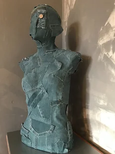 Jean Jane, rzeźba / denim / patchworek - Figurki dekoracyjne Jean Jane, rzeźba / denim / patchworek - Figurki dekoracyjne - miniaturka - grafika 1
