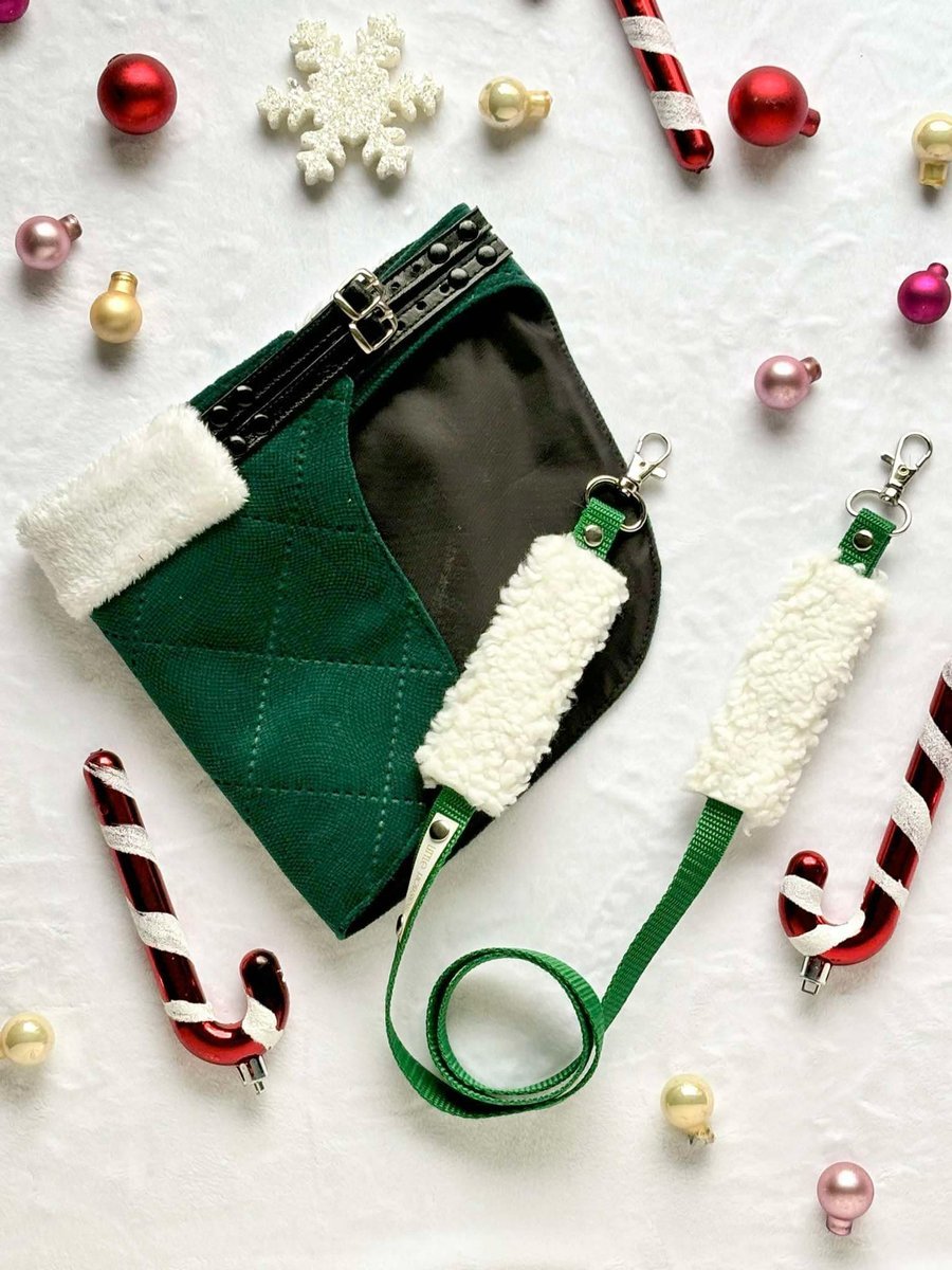 Zestaw derka z wodzami z zielonej taśmy, wykończone białym futerkiem