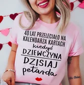 Koszulki i topy damskie - damska koszulka na 40 urodziny 40 lat przeleciało - kolor różowy - miniaturka - grafika 1