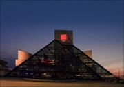 Plakaty - The Rock and Roll Hall of Fame museum located in downtown Cleveland, Ohio., Carol Highsmith - plakat 100x70 cm - miniaturka - grafika 1