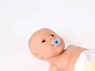 Sprzęt ratunkowy - Erler-zimmer Manekin niemowlęcy "Nick" do treningu pielęgniarskiego, chłopiec - miniaturka - grafika 1