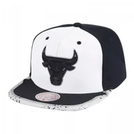 Czapki i chusty sportowe męskie - Mitchell & Ness czapka z daszkiem Chicago Bulls NBA Day One Snapback Bulls 6HSSMM19226-CBUWHBK OSFM czarno-biały - miniaturka - grafika 1