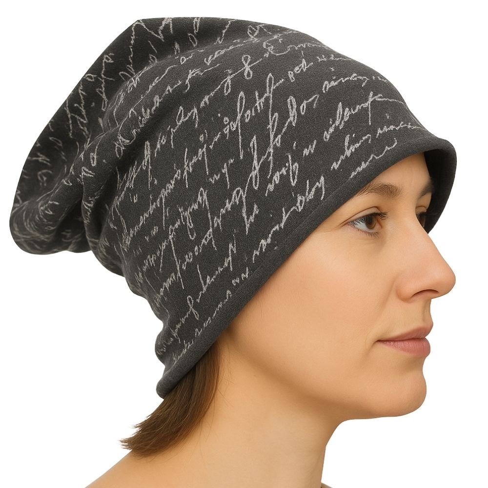 Czapka damska Beanie włoska cienka smerfetka ciemnoszara w jasne napisy