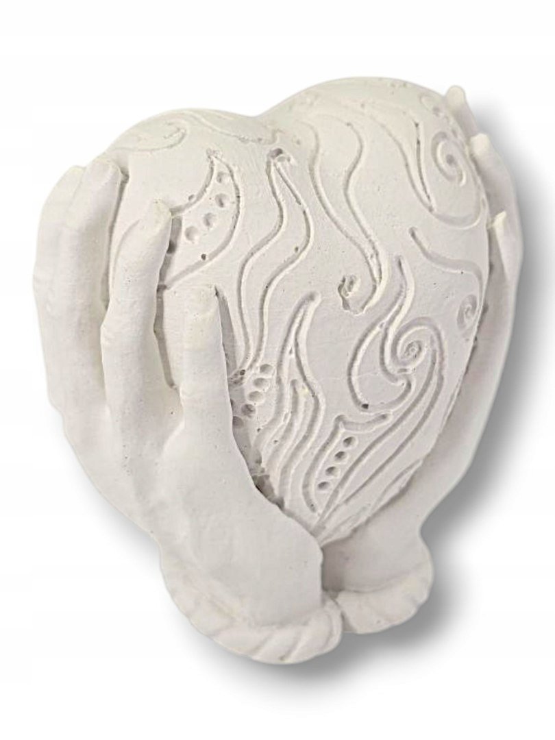 GIPSOWA FIGURKA SERCE W DŁONIACH DO MALOWANIA FARBKAMI NA ZAJĘCIA PLASTYCZN