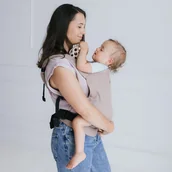 Nosidełka dla dzieci - Nosidełko Zaffiro - BabyFlow Roma: Latte-Regulowane - miniaturka - grafika 1