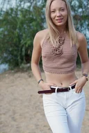 Koszule damskie - Szydełkowy krótki top beżowy z kwiatami - miniaturka - grafika 1