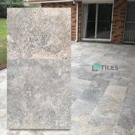 Kostki brukowe i krawężniki - Tiles Tawertyn Silver Latte Bębnowany 40,6x61x3 cm - miniaturka - grafika 1