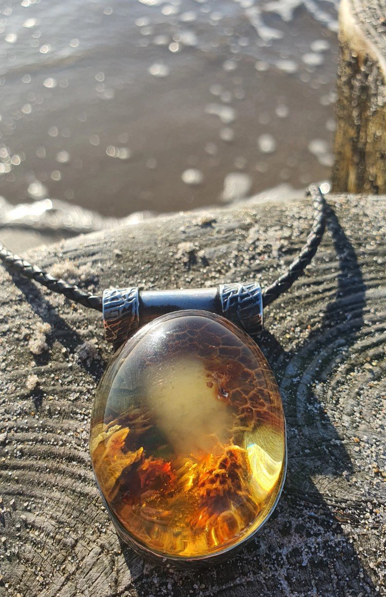 ankabizuteria.pl Srebrna zawieszka oksydowana z bursztynem