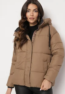 Beżowa Pikowana Kurtka Kurtka o Pudełkowym Kroju z Kapturem i Kieszeniami Alissan - Kurtki damskie - miniaturka - grafika 1