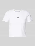 Koszulki i topy damskie - T-shirt z wyhaftowanym logo - miniaturka - grafika 1