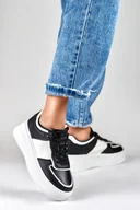 Buty sportowe damskie - Czarno-białe sportowe buty na platformie - miniaturka - grafika 1