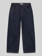 Spodnie i spodenki dla chłopców - Jeansy o luźnym kroju z naszywką z logo - miniaturka - grafika 1